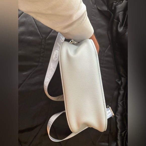 ๐โจ Betsey Johnson Crossbody Bag Bundle (2) - Picture 5 of 11